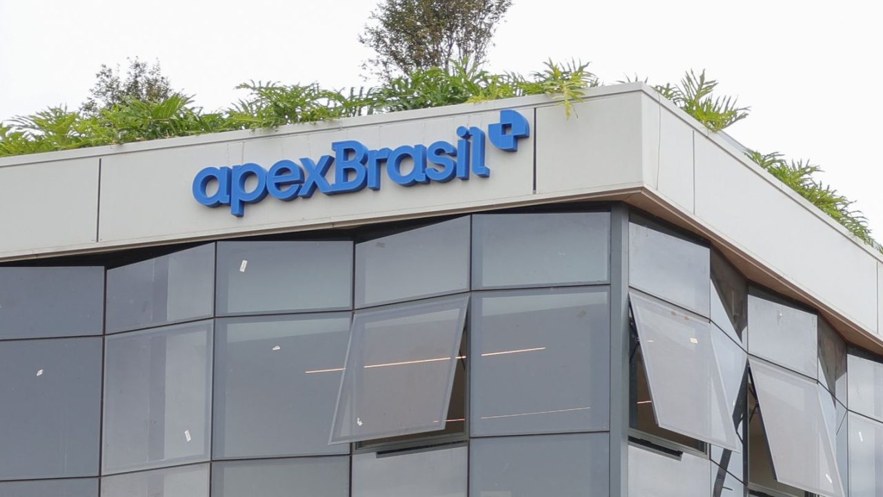 Gráfico mostrando aumento de 30% nas exportações brasileiras após acordo Mercosul-UE