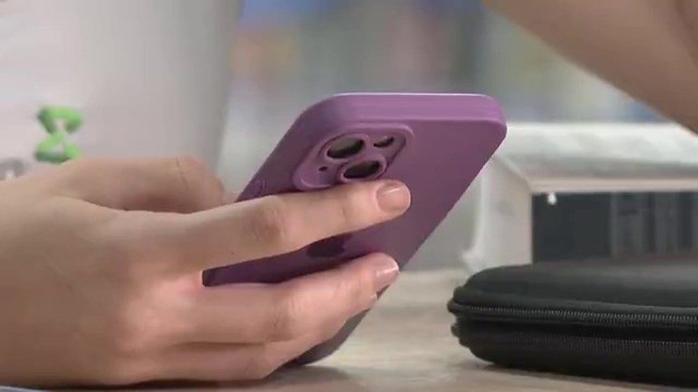 ‘Essa Tal de Adolescência': como celulares reconfiguraram a relação entre pais e filhos