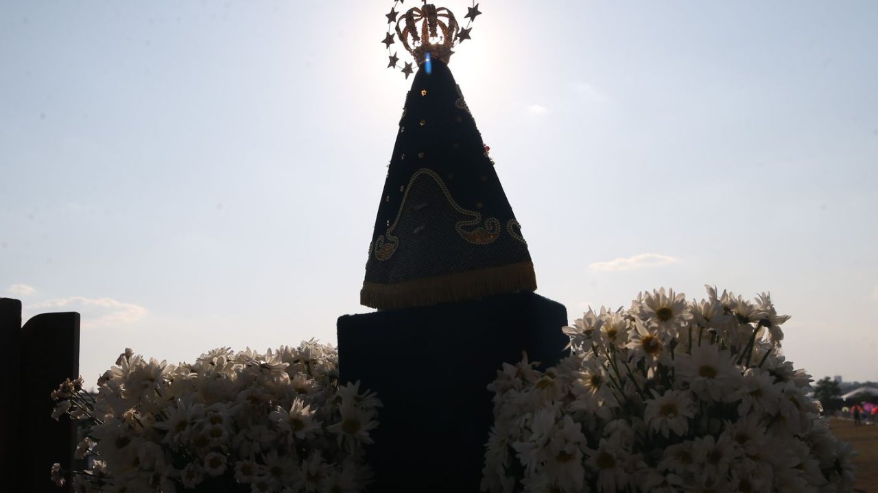 Arcebispo Dom Mário Antônio da Silva celebra missa na Catedral Basílica de Aparecida