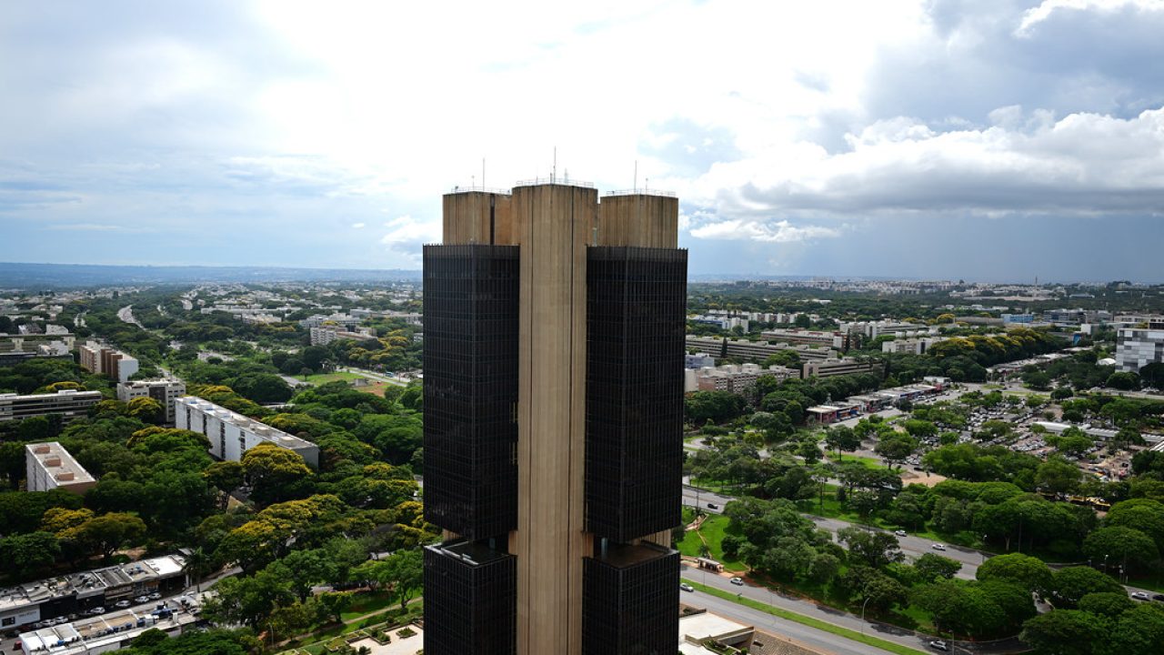 Gráfico mostrando alta de 0,3% do IBC-Br em agosto