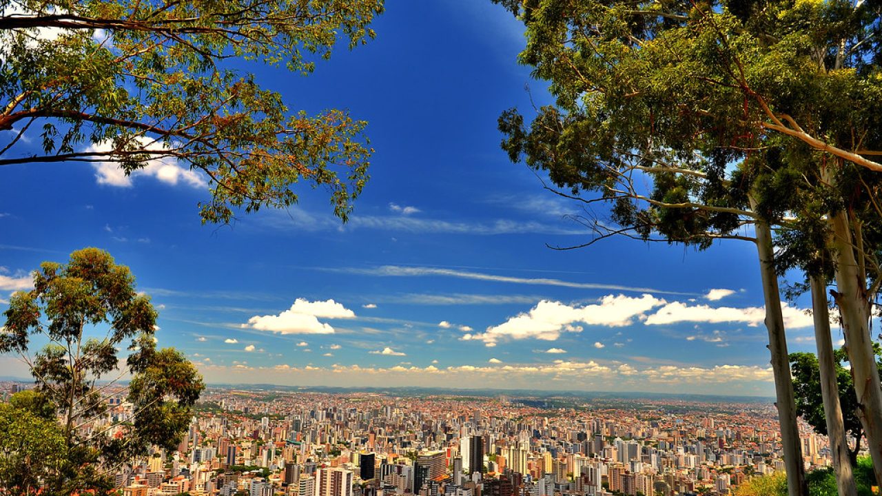Céu nublado sobre a cidade de Belo Horizonte