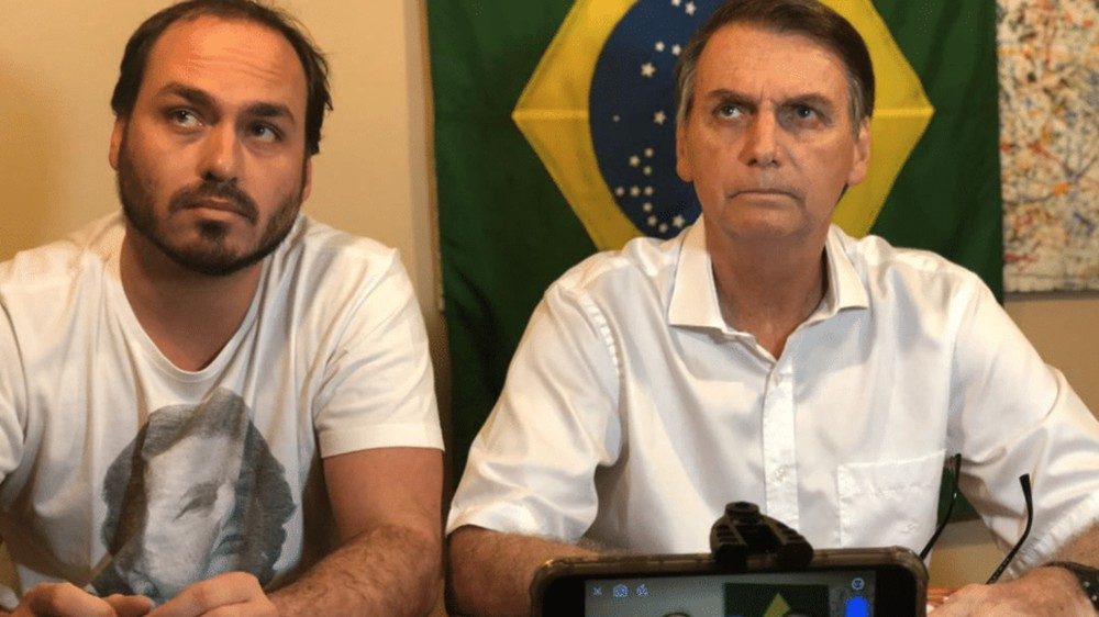 Carlos Bolsonaro e Jair Bolsonaro