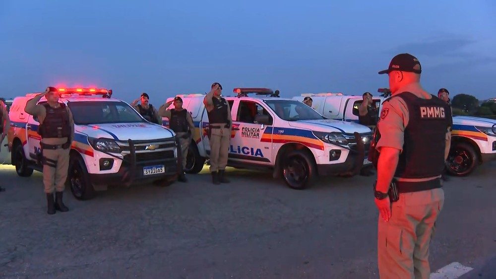 Polícia Militar faz homenagem a policiais mortos em acidente aéreo