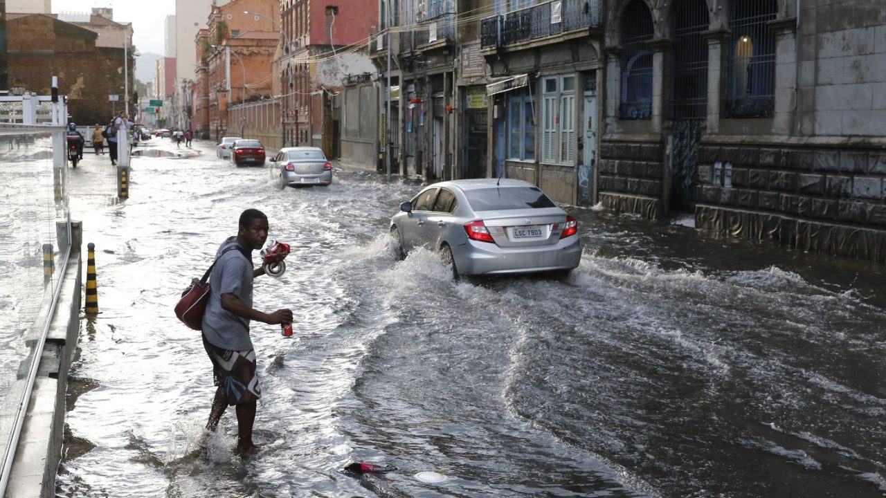 Alerta de chuvas intensas emitido pela Defesa Civil em Belo Horizonte