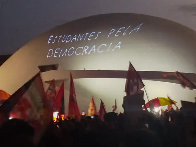 Brasília (DF), 13/10/2026 - Ato em apoio à candidatura de reeleição, Luiz Inácio Lula da Silva à Presidência da República, no Museu da República, em Brasília.