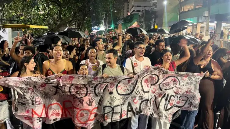 Rio de Janeiro (RJ), 26/10/2026 - Mobilização de estudantes nas ruas. Centro Acadêmico Evaristo da Veiga (CAEV) da UFF Niterói.