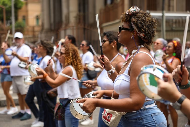 Rio de Janeiro (RJ), 20/11/2025 – Cortejo da Tia Ciata em comemoração do Dia da Consciência Negra percorre ruas do centro do Rio de Janeiro.