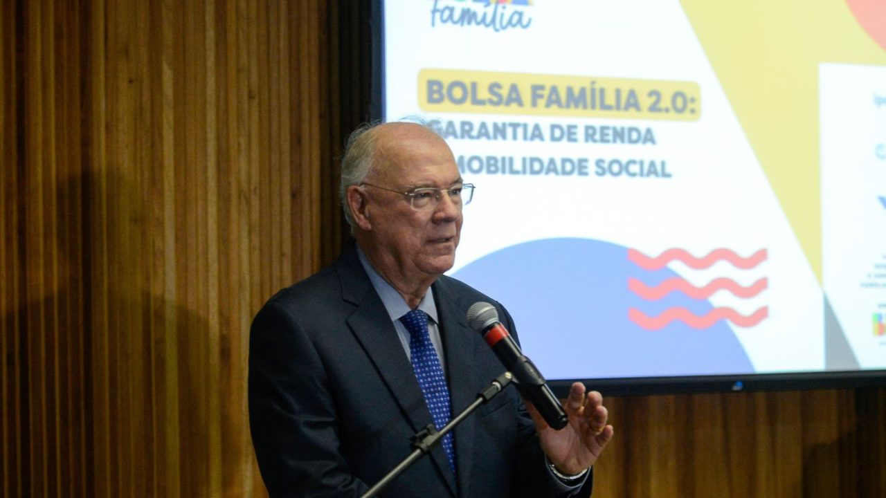 Flávio Bolsonaro em evento de campanha