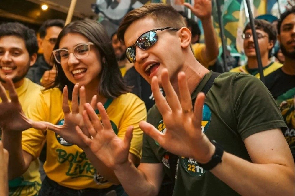 Funk de campanha do Flávio viralizou entre os jovens