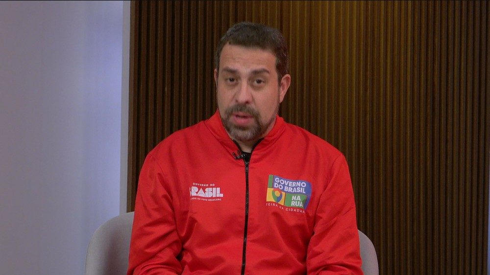 Guilherme Boulos em entrevista na GloboNews nesta sexta-feira (17).