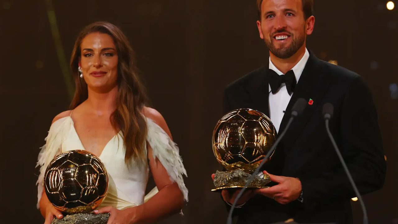 Harry Kane e Alexia Putellas recebendo o troféu da Bola de Ouro 2026 em cerimônia no London Palladium