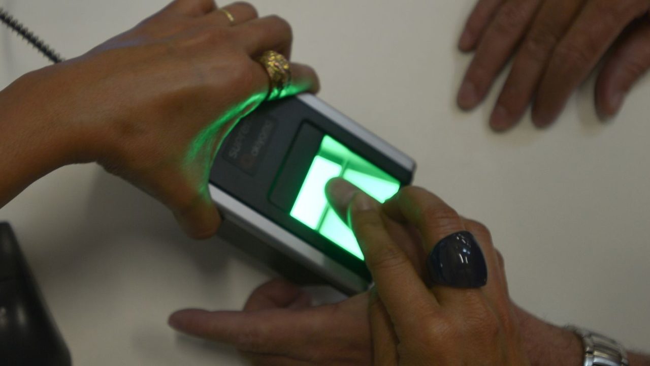 Representação de alerta do INSS sobre golpes de biometria