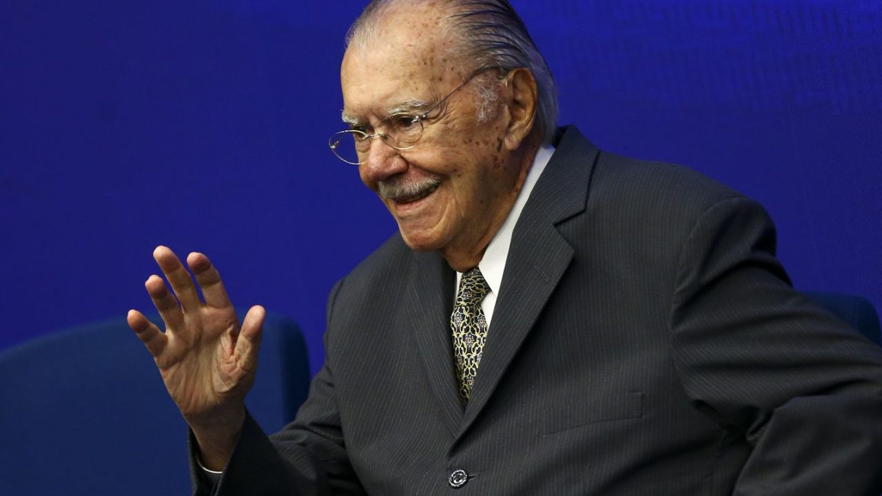 José Sarney recebendo alta no Hospital UDI da Rede D’Or em São Luís
