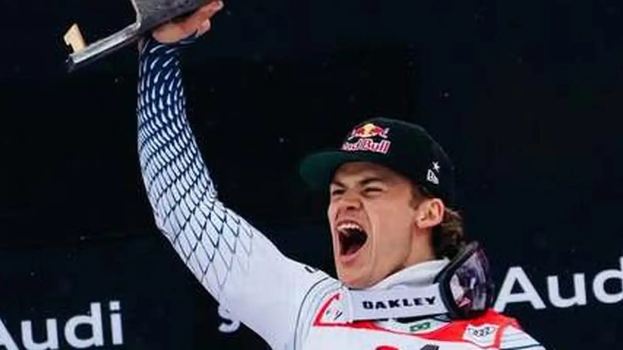 Lucas Pinheiro cruzando a linha de chegada em slalom gigante em Sölden, Áustria