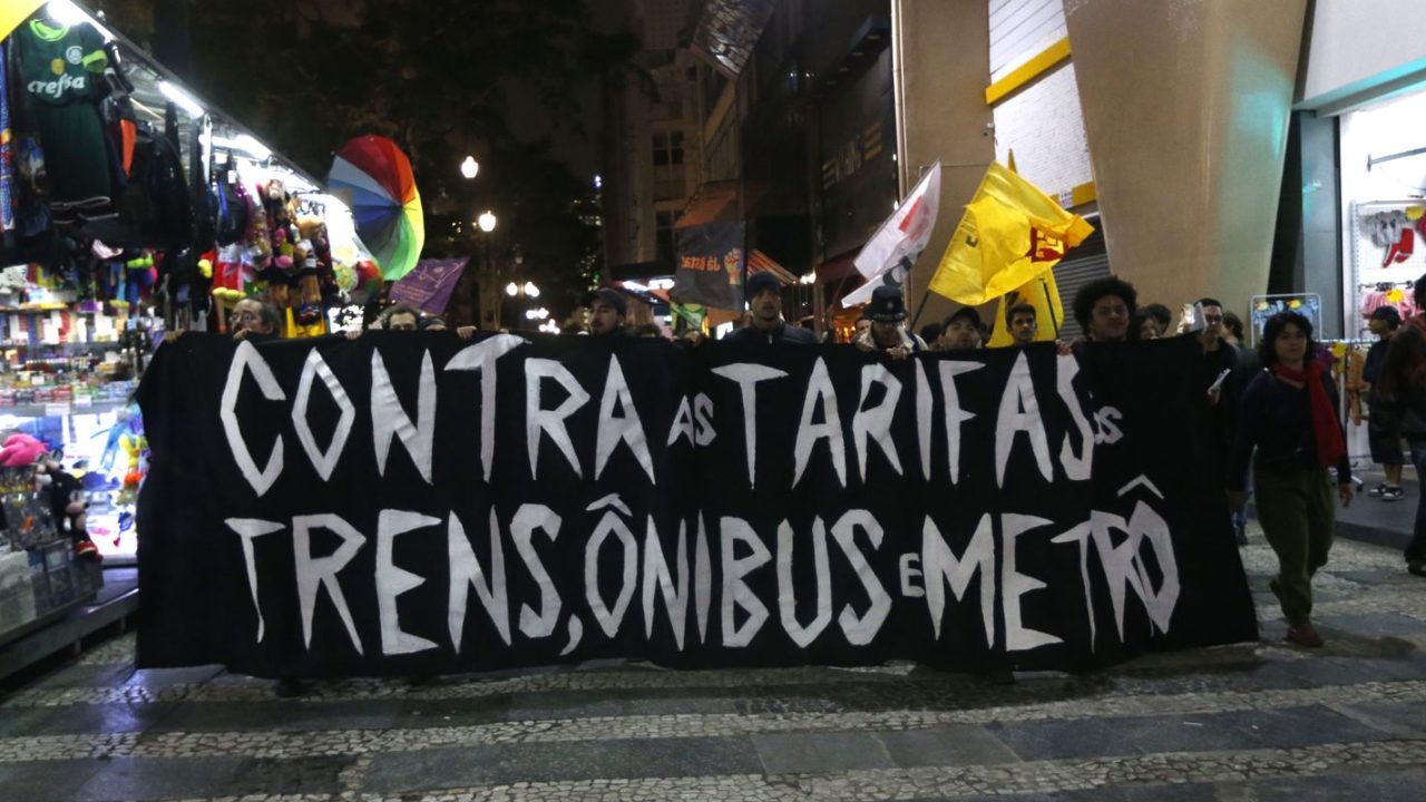 Presidente Lula anunciando proposta de tarifa zero nos ônibus