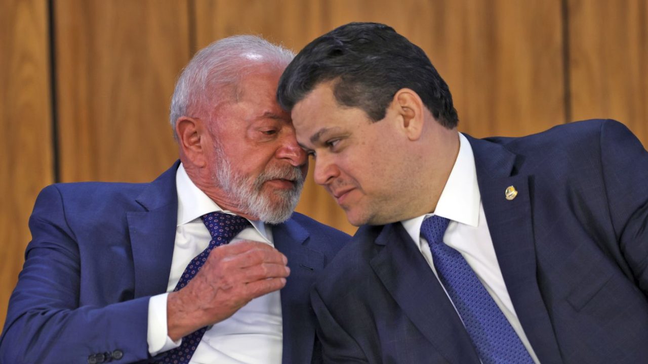 Camilo Santana e Luiz Inácio Lula da Silva em sessão do Senado Federal