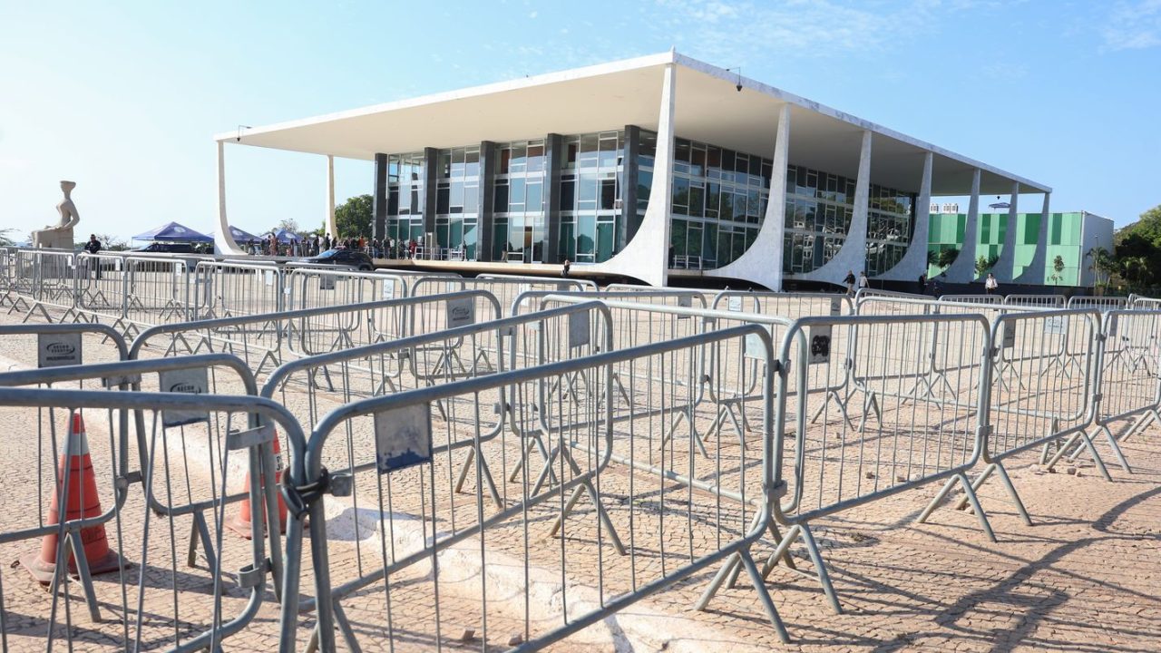 Eduardo Bolsonaro em sessão do STF