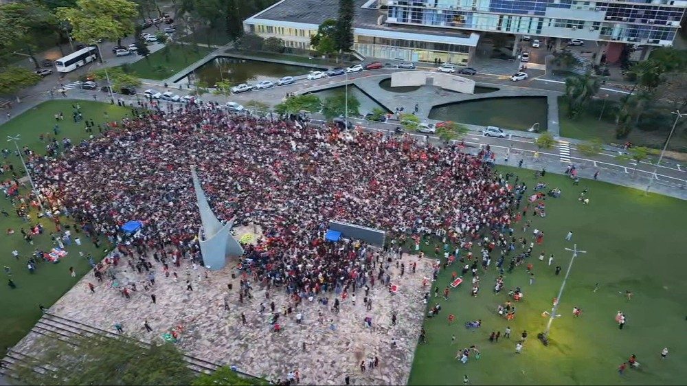 Manifestação pró-Lula na UFMG