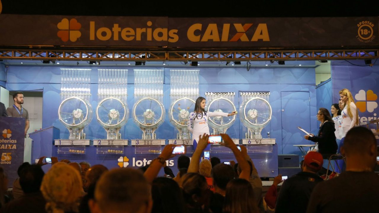 Bilhete da Mega-Sena com números sorteados 19 27 29 43 54 60