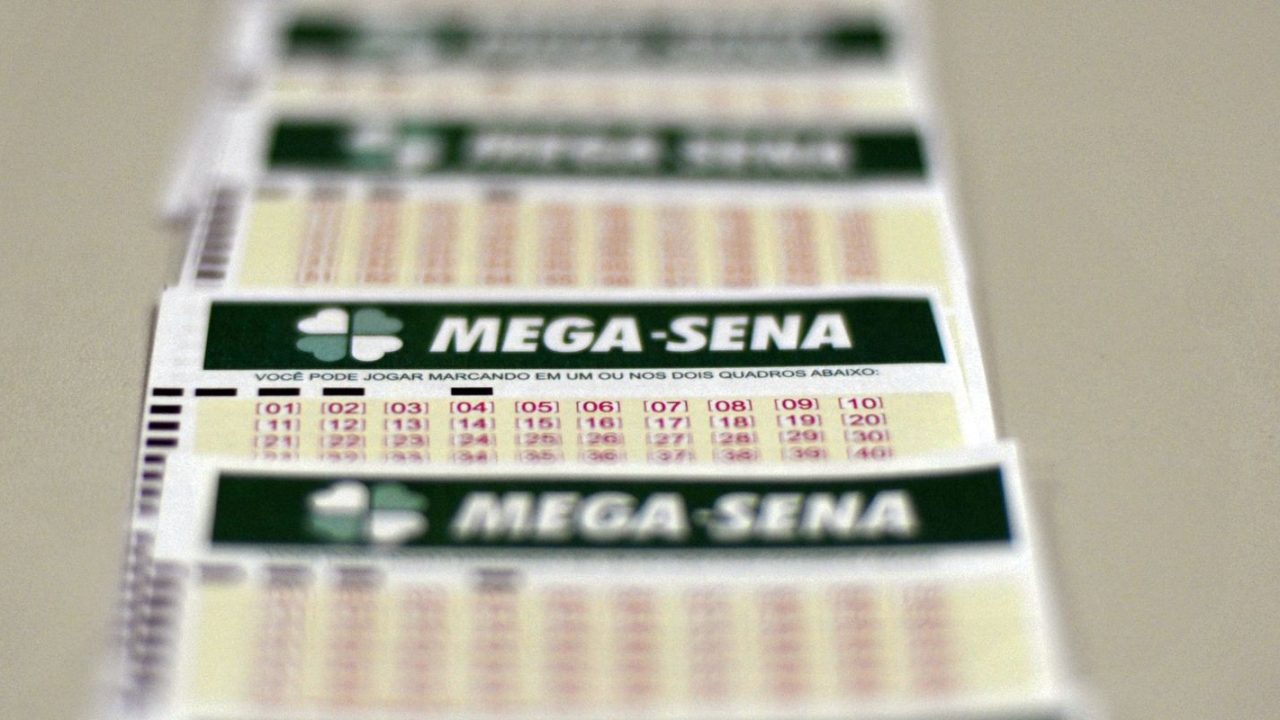Tela de sorteio da Mega-Sena no Espaço da Sorte, São Paulo