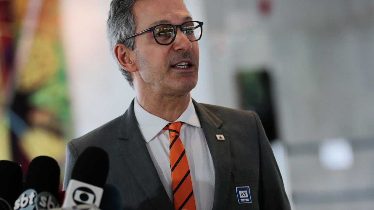 Plenário da Assembleia Legislativa de Minas Gerais discutindo proposta de redução do IPVA