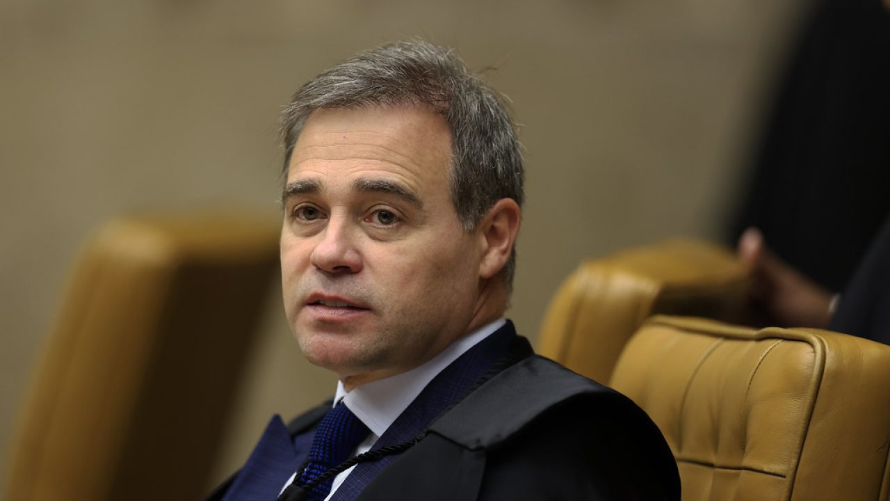 Ministro André Mendonça em sessão do TSE