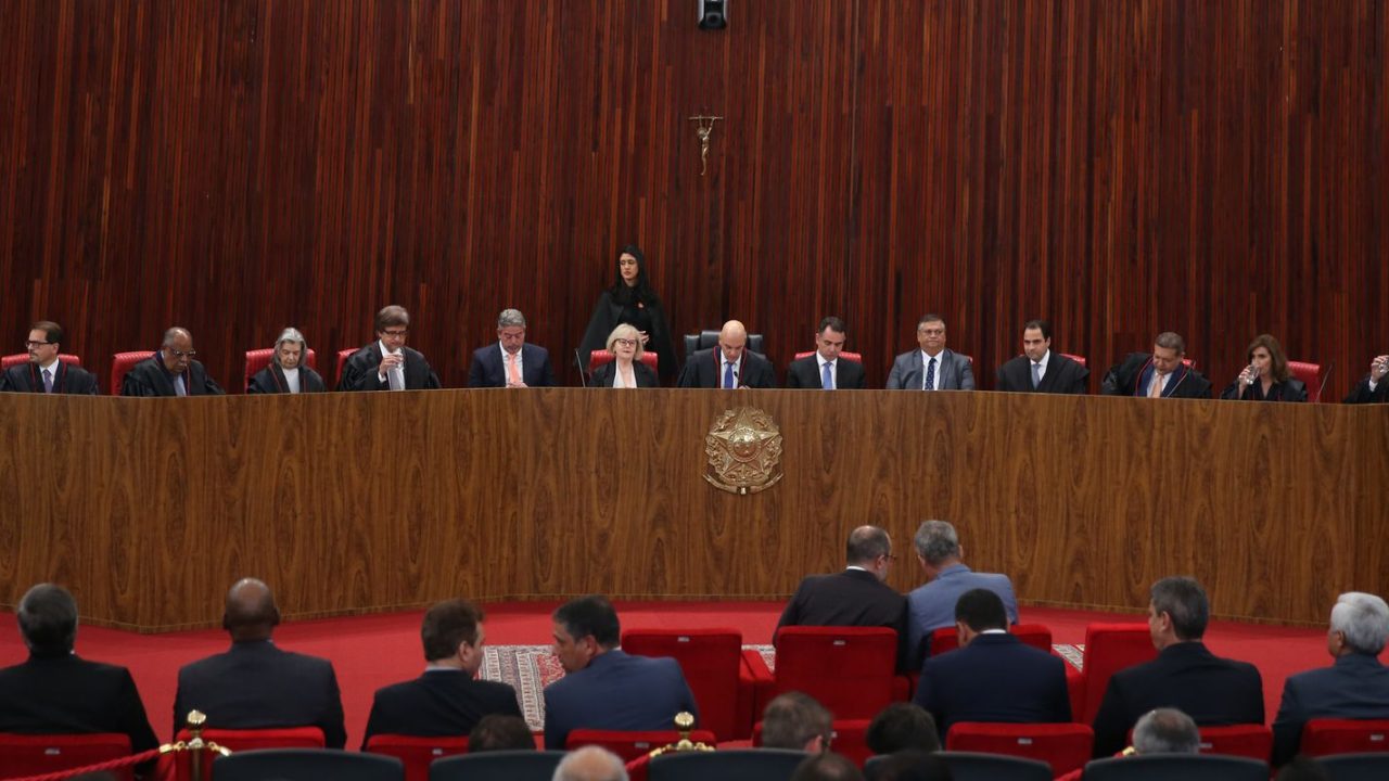 Ministro Floriano de Azevedo Marques em sessão do TSE