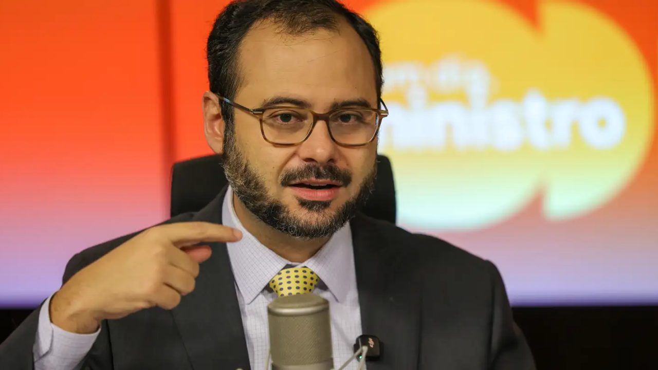 Ministro Paulo Pereira falando sobre perdão de dívidas dos MEIs