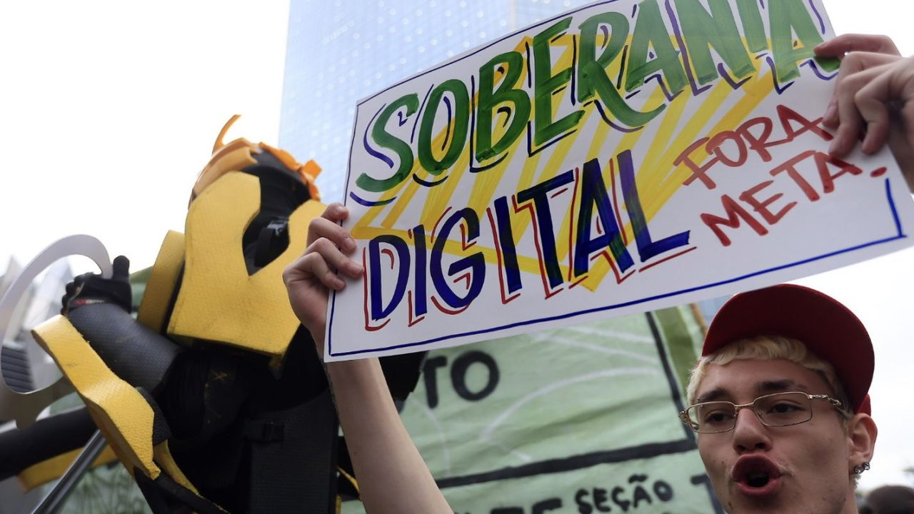 Especialistas da ONU discutindo o papel da Meta nas eleições no Brasil
