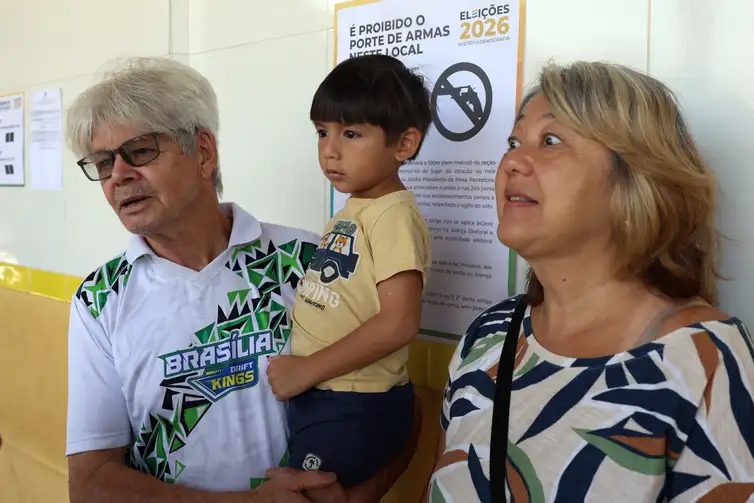 Brasília (DF), 25/10/2026 - Plínio Delltenna e Siomara Nunes em dia de votação das Eleições 2026, na Escola Classe 01 do Varjão.