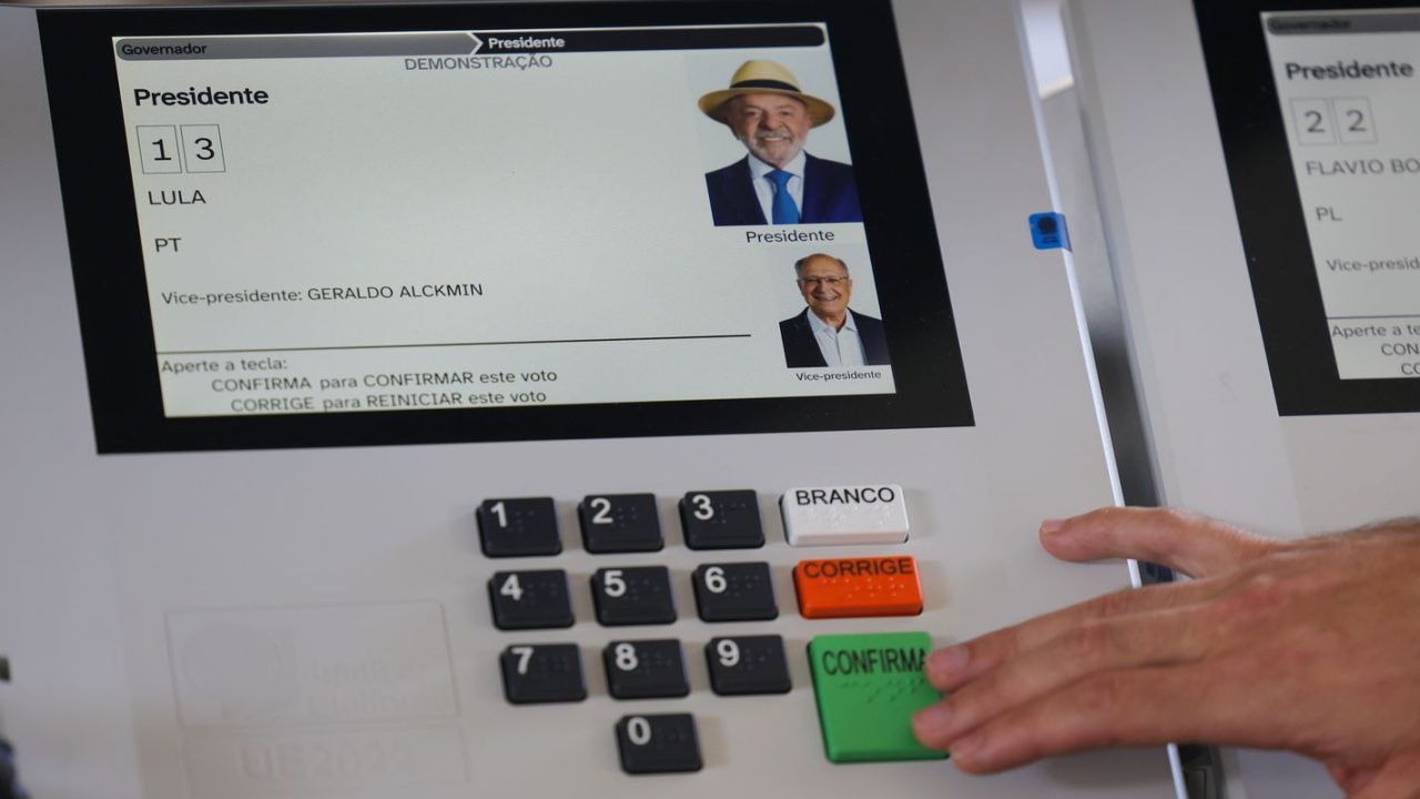 Tela do site Kiwi mostrando filas nas seções eleitorais do Piauí