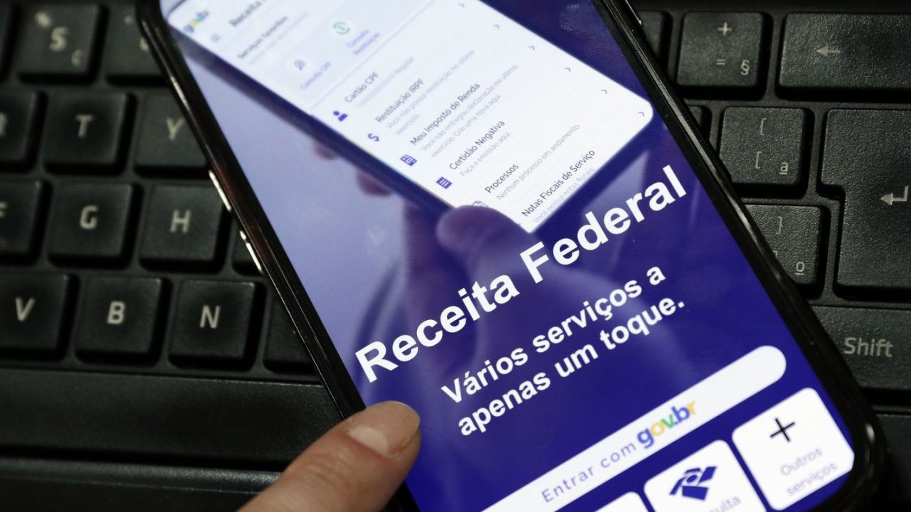 Tela do portal da Receita Federal mostrando consulta ao lote residual de restituição do IRPF