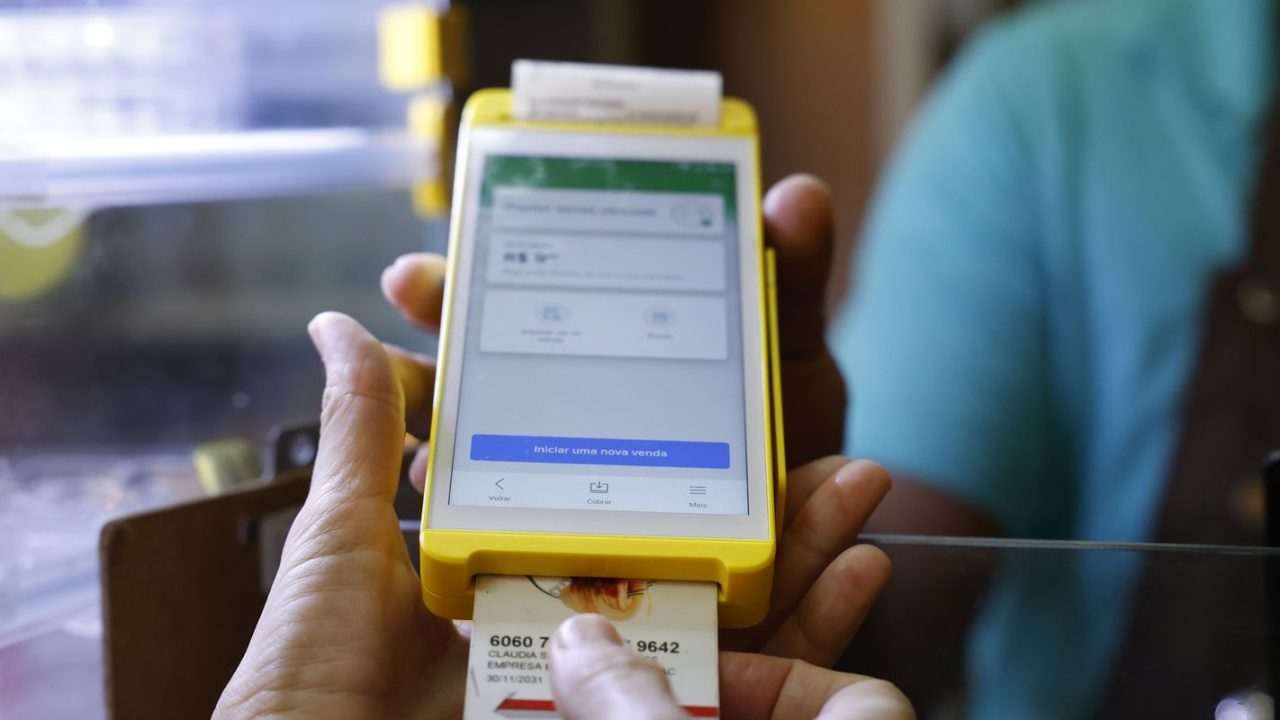 Tela de notas fiscais eletrônicas destacando a Contribuição sobre Bens e Serviços (CBS)