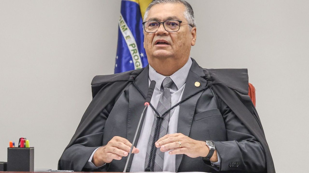 Ministro Flávio em sessão do Supremo Tribunal Federal