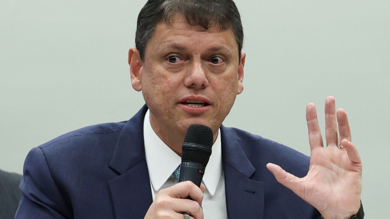 Sessão da Comissão de Constituição e Justiça do Senado aprovando a PEC da Segurança Pública