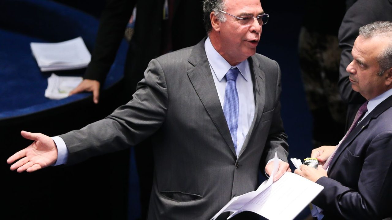 Senadores Rogério Marinho e Camilo Santana em sessão no Senado Federal