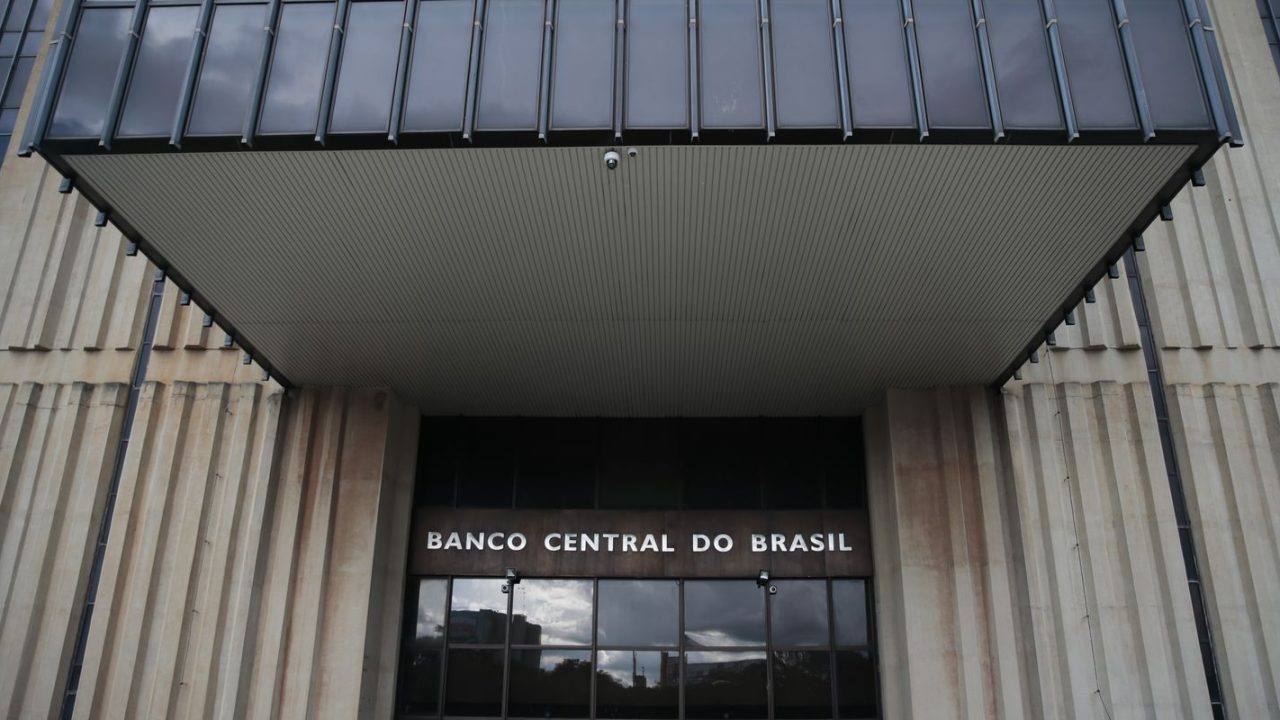 Gabriel Galípolo, presidente do TCU, em sessão de julgamento