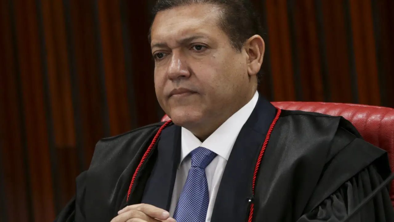 Presidente do TSE Kássio Nunes Marques em reunião com representantes de campanhas