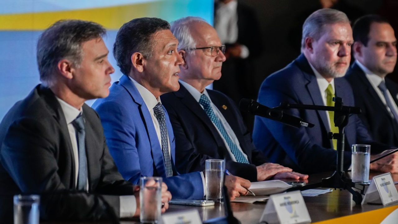 Ministro Kassio Nunes Marques analisando caso do canal Exército do Lula no TSE